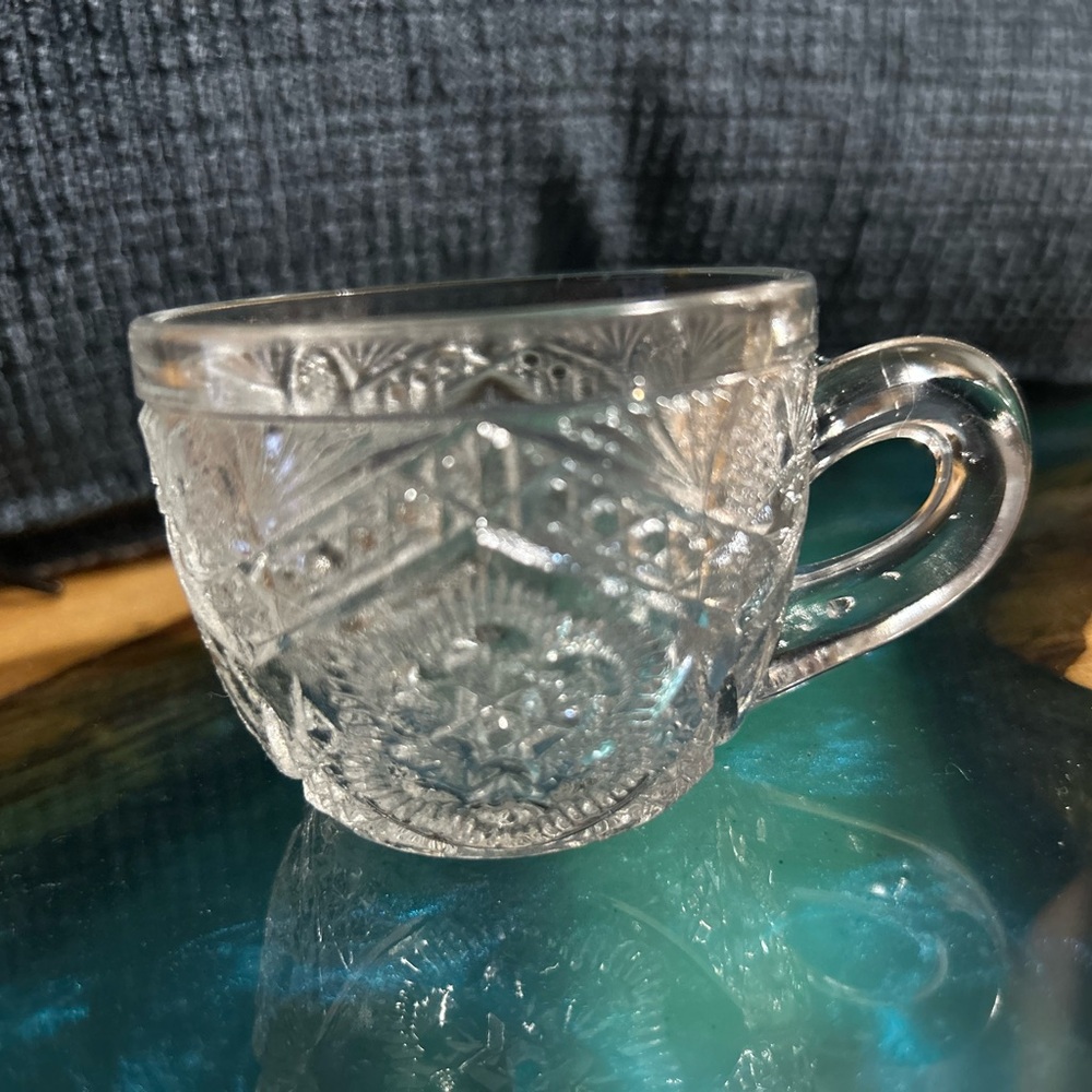 ⭐️$5 when bundled⭐️ Vintage pressed Glass punch cup / Teacup Functional storage